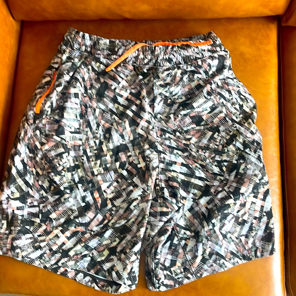 Lululemon Pattern Shorts 5”